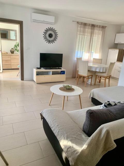 Luxury Apartment Cairos Trogir Exteriör bild
