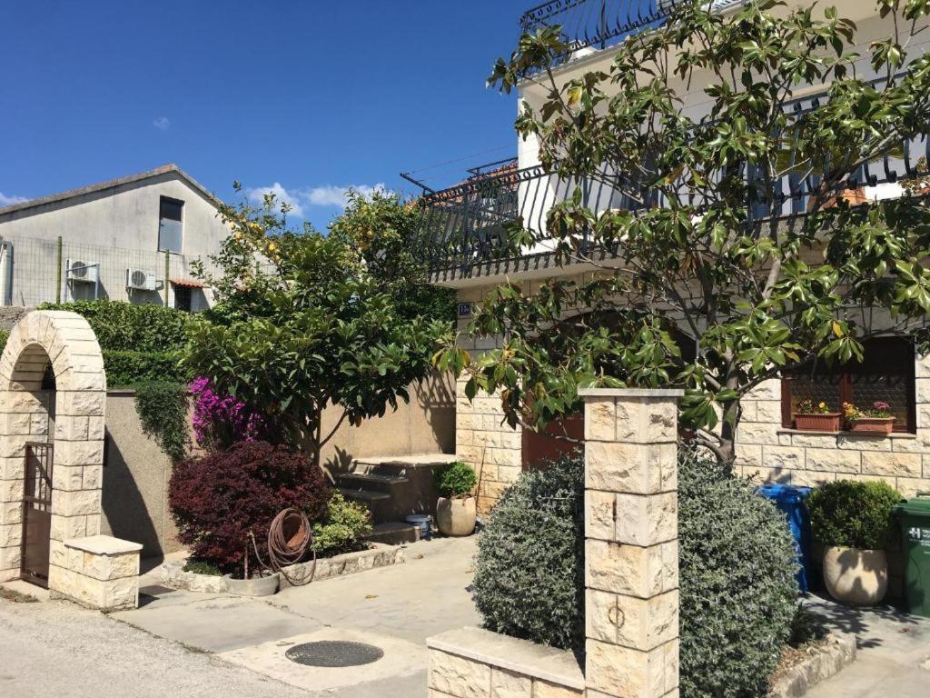 Luxury Apartment Cairos Trogir Exteriör bild
