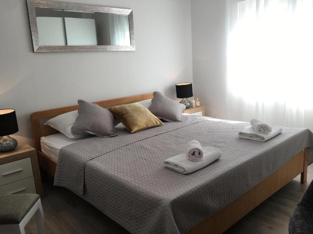 Luxury Apartment Cairos Trogir Exteriör bild